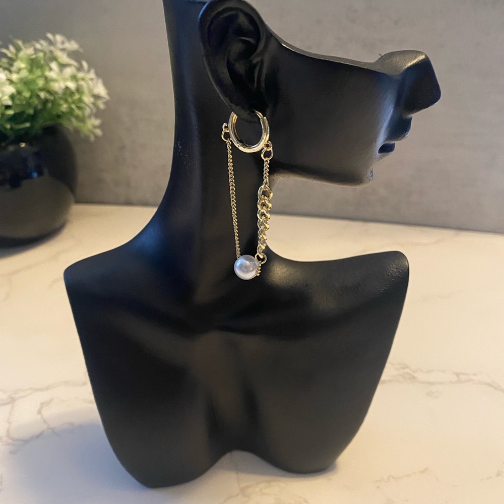 Faux Fashion Pearl earrings